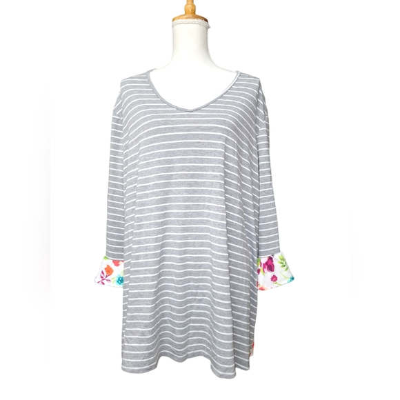 Terra & Sky Tops - TERRA & SKY SHIRT WOMENS 3X (24W-26W) GRAY STRIPPED FLORAL EXPOSED BACK TIE
